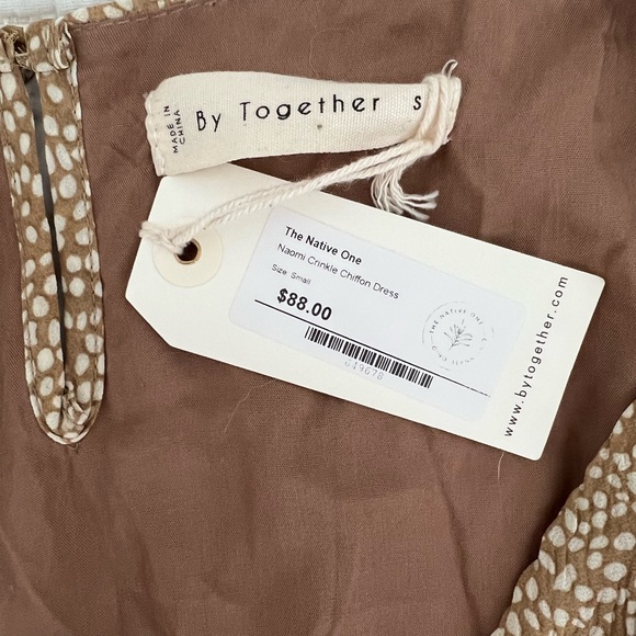 The Native One Naomi Crinkle Chiffon Maxi Dress NWT - Picture 4 of 4